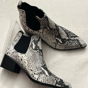 Ankle snake booties